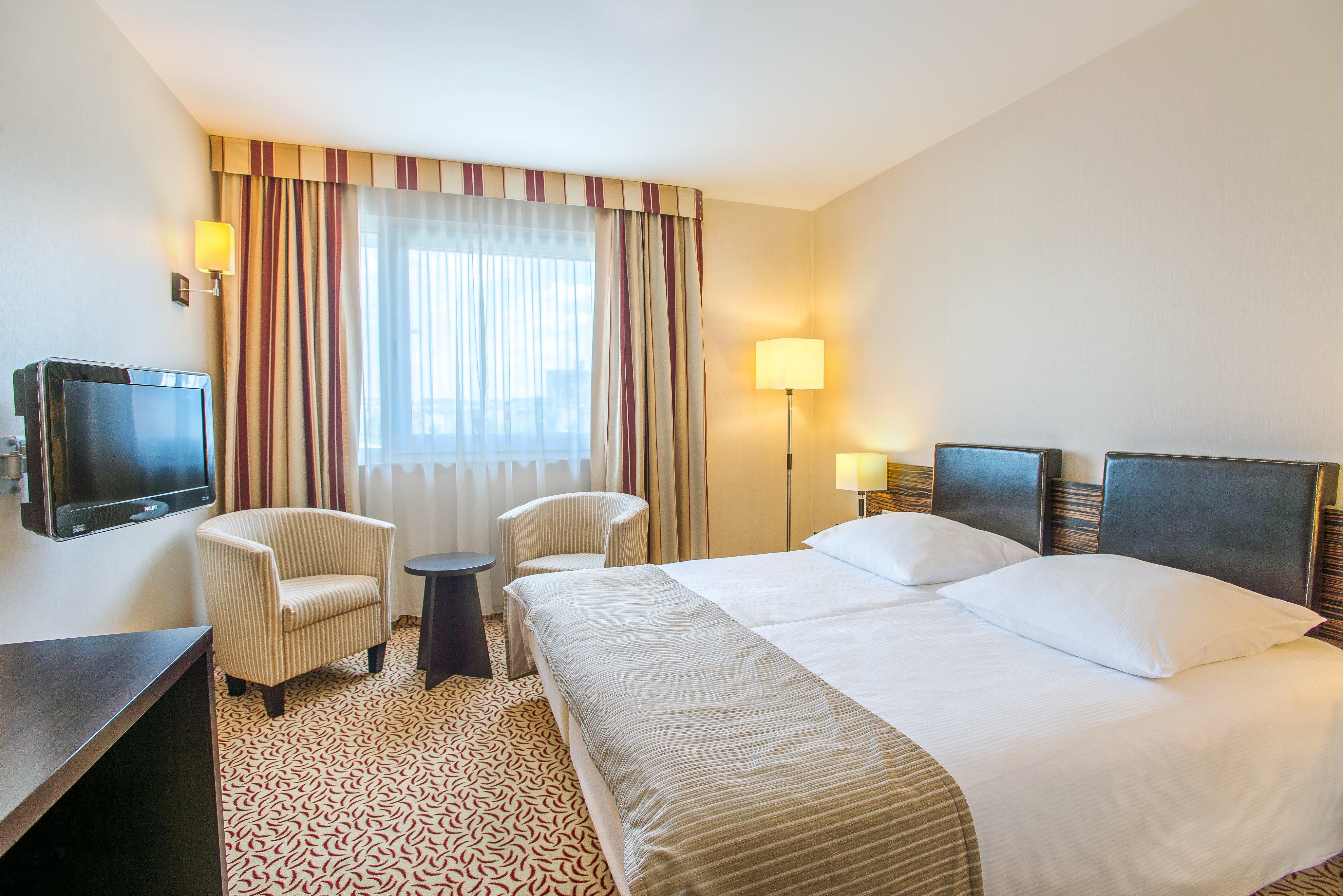 Qubus Hotel เคียลเซ ภายนอก รูปภาพ