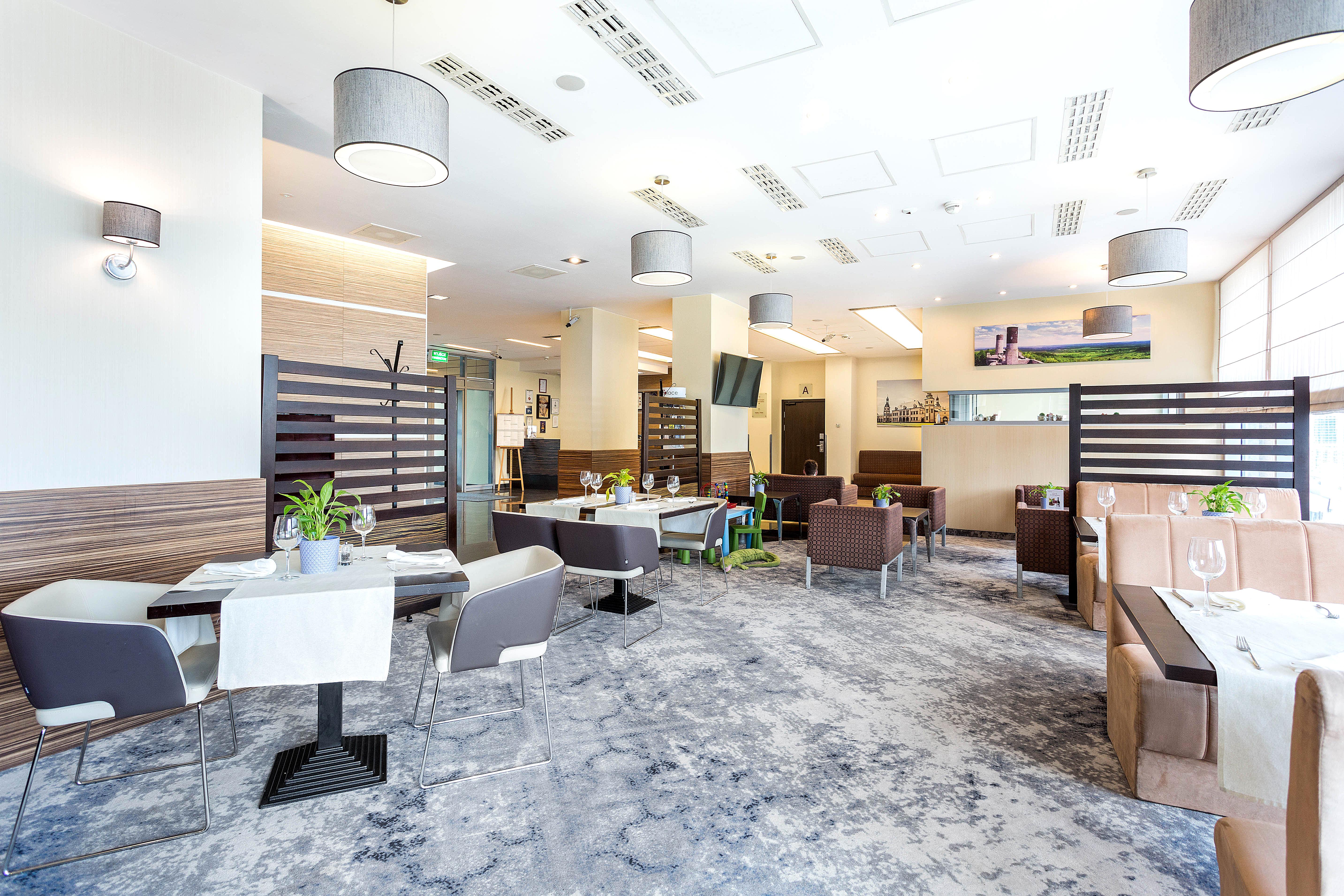 Qubus Hotel เคียลเซ ภายนอก รูปภาพ