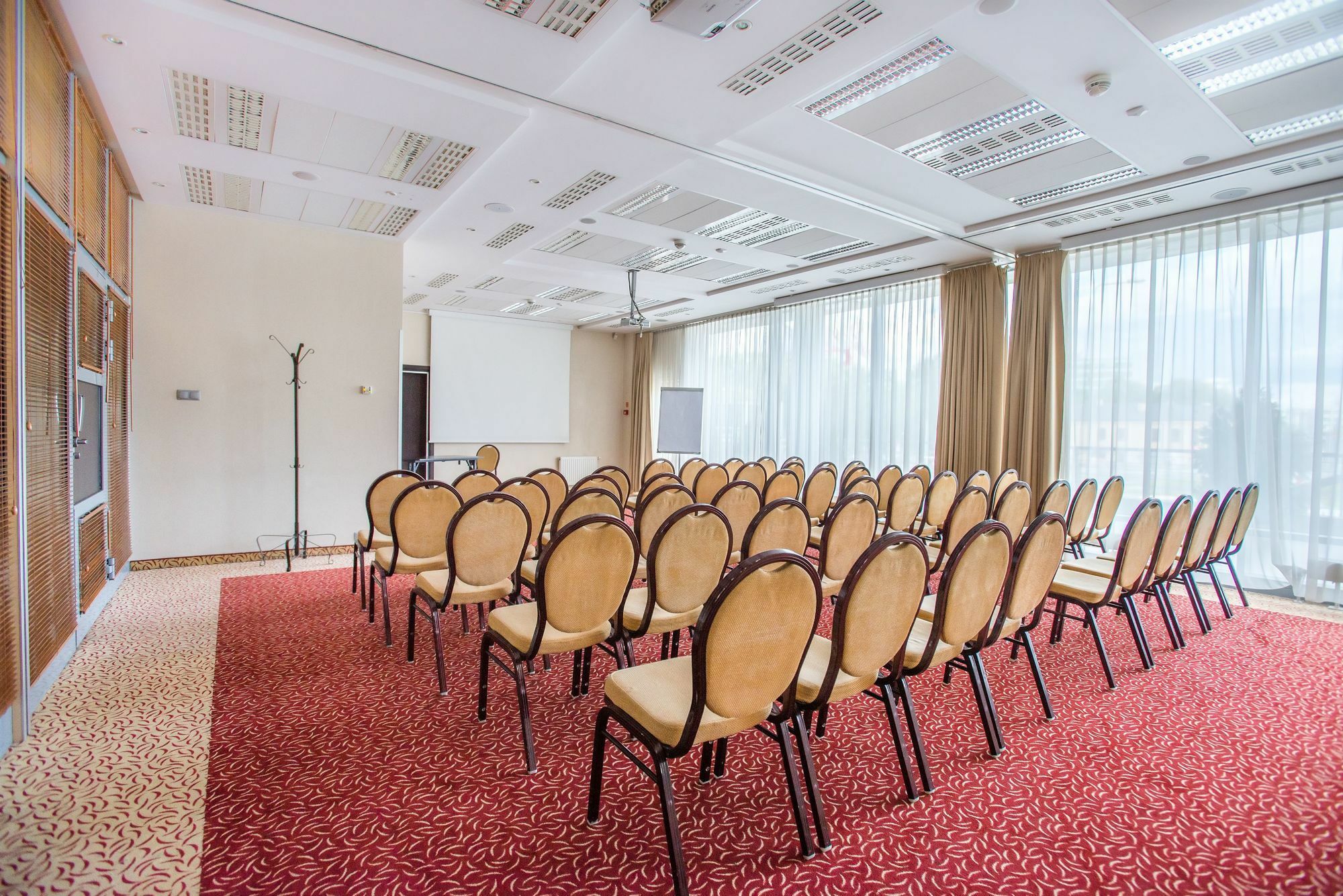 Qubus Hotel เคียลเซ ภายนอก รูปภาพ